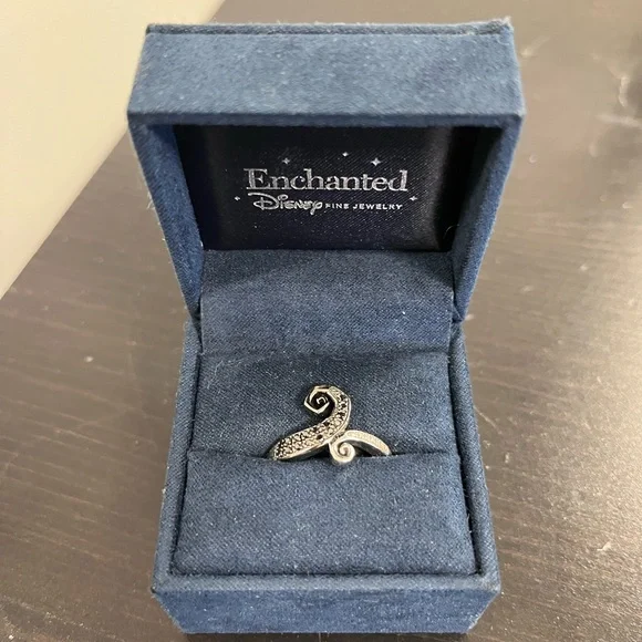Disney Enchanted Collection Ring - Picture 5 of 5